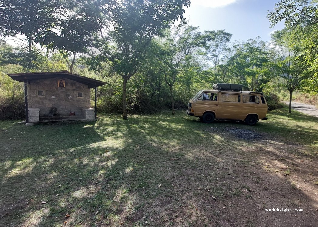 (351 00) Pavliani - Unnamed Road — foto