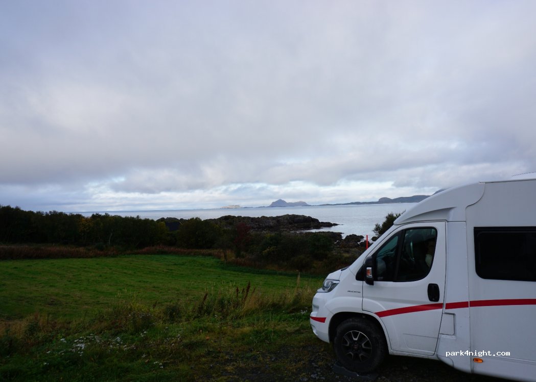 (8450) Stokmarknes - Yttersida — foto