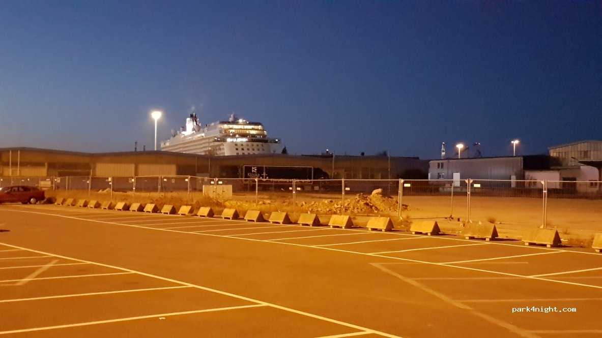 Parkplatz Seehafen Rostock — foto