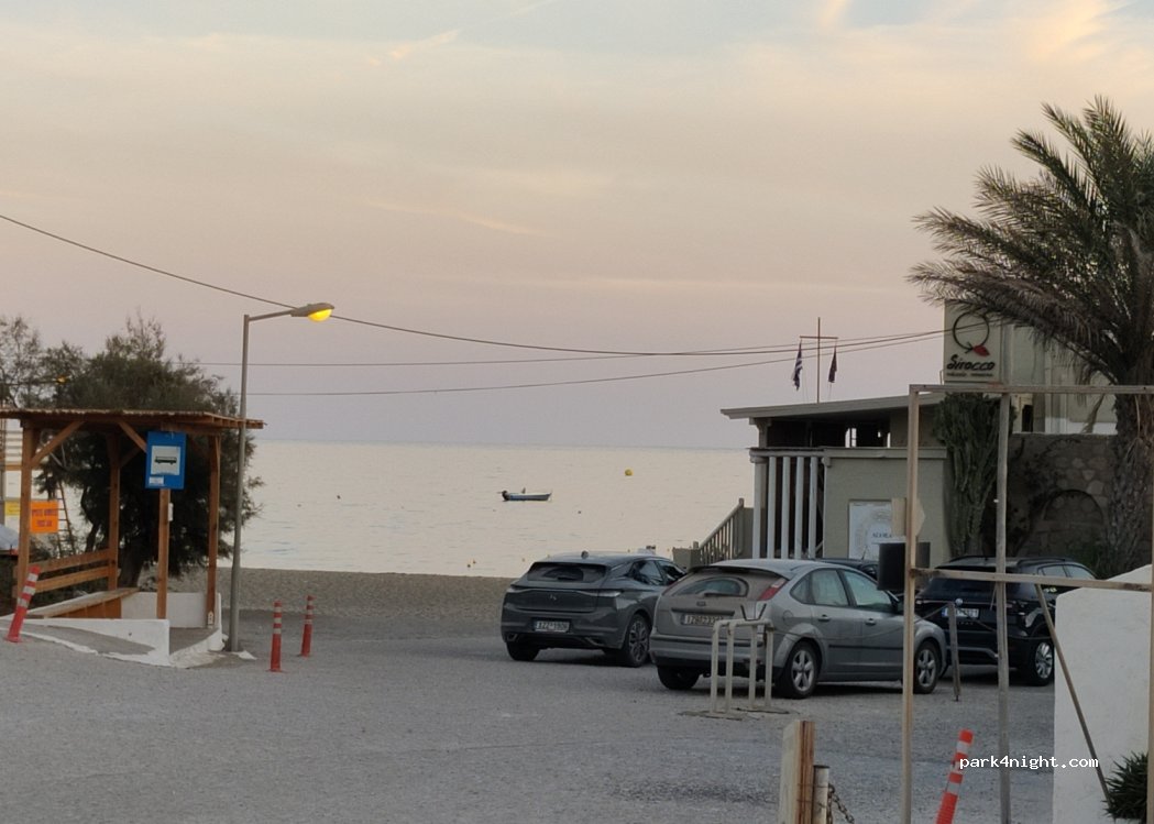 (848 00) Milos - Unnamed Road — foto
