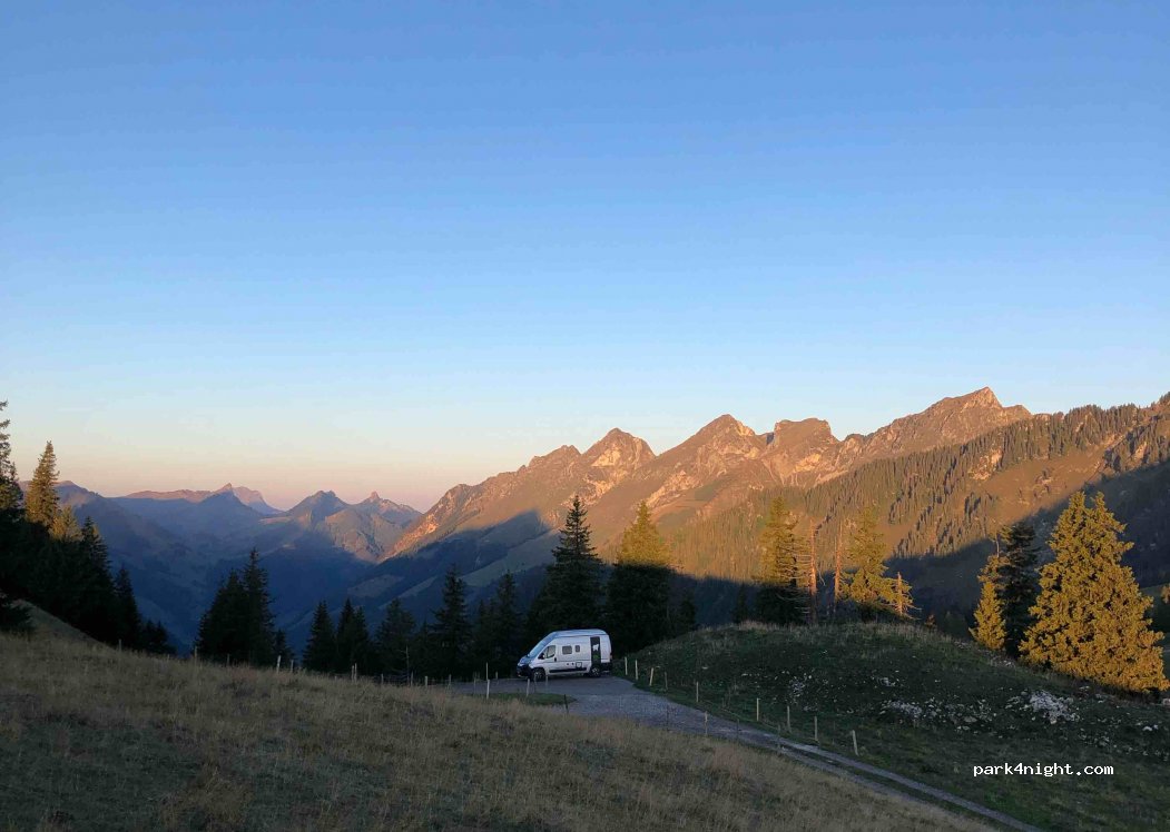 (3766) Boltigen - Unnamed Road — foto