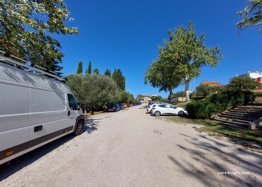 (52460) Buje - 37 Istarska ulica — foto