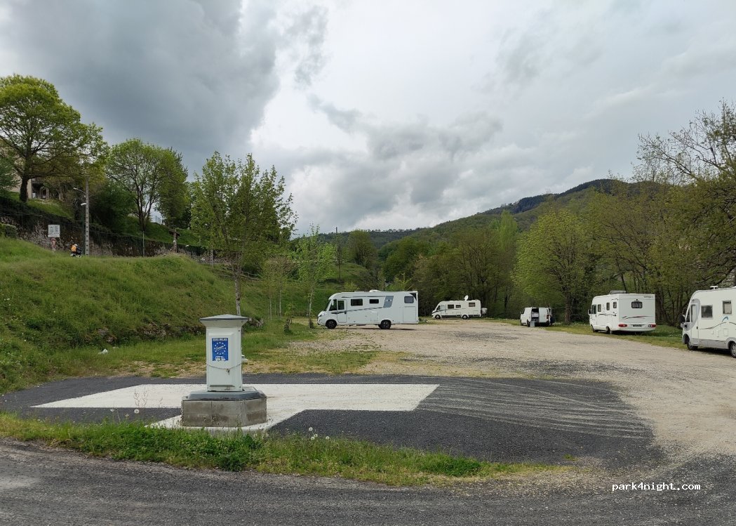 (12140) Entraygues-sur-Truyère - Chemin du Val de Saure — foto 4