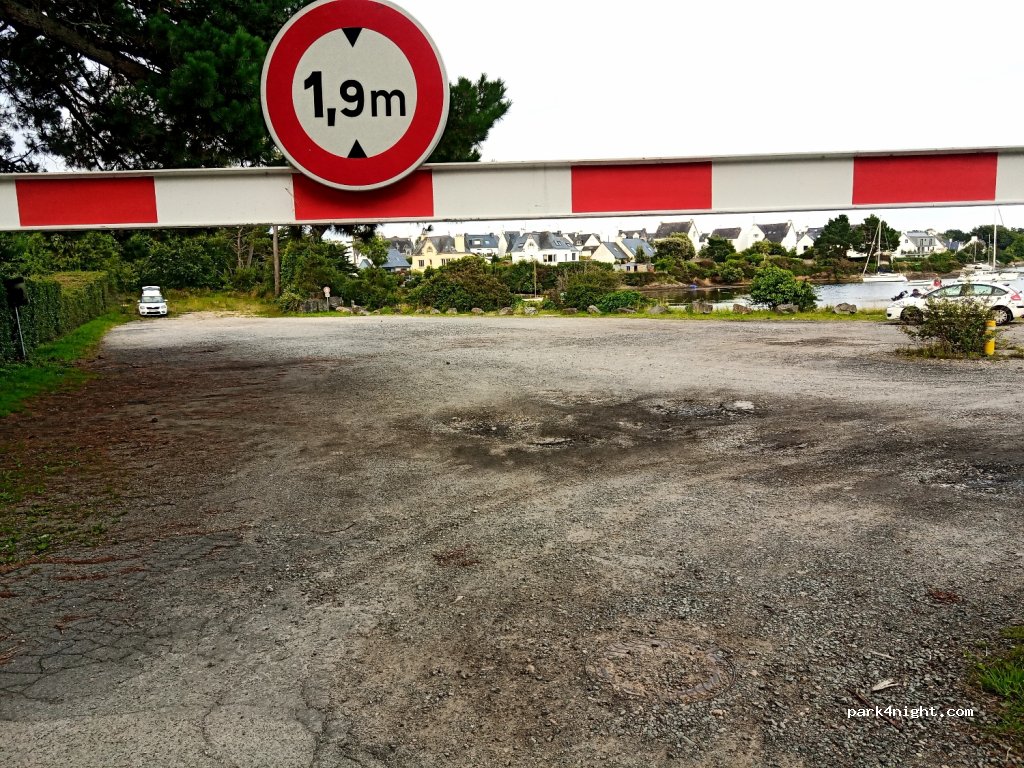 (29900) Concarneau - 2-4 Allée Coubertin — foto