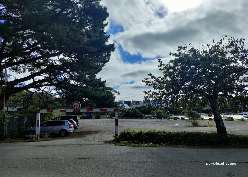 (29900) Concarneau - 2-4 Allée Coubertin — foto 2