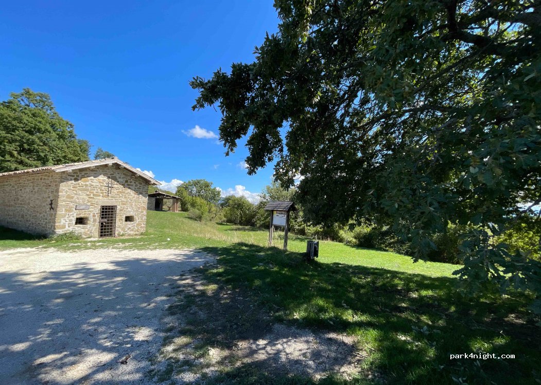 (06081) Assisi - Unnamed Road — foto