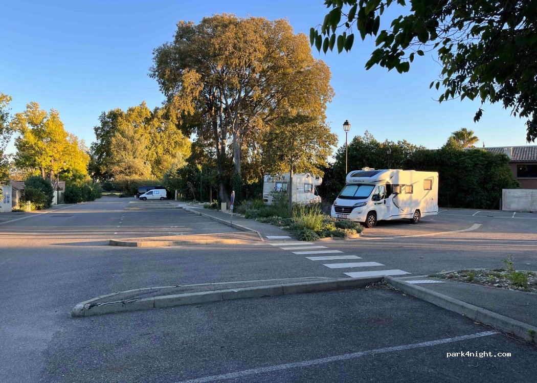 (13520) Maussane-les-Alpilles - Chem. du Mas de Chabran — foto 2