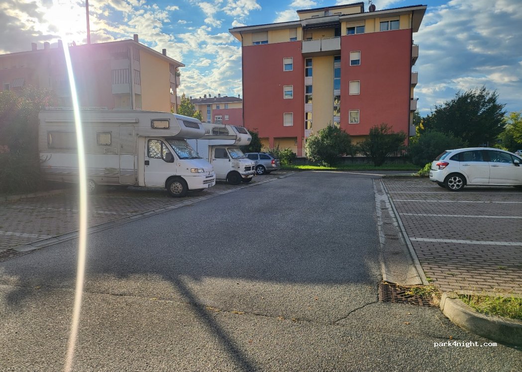 (36100) Vicenza - 36 Via V. Periz — foto