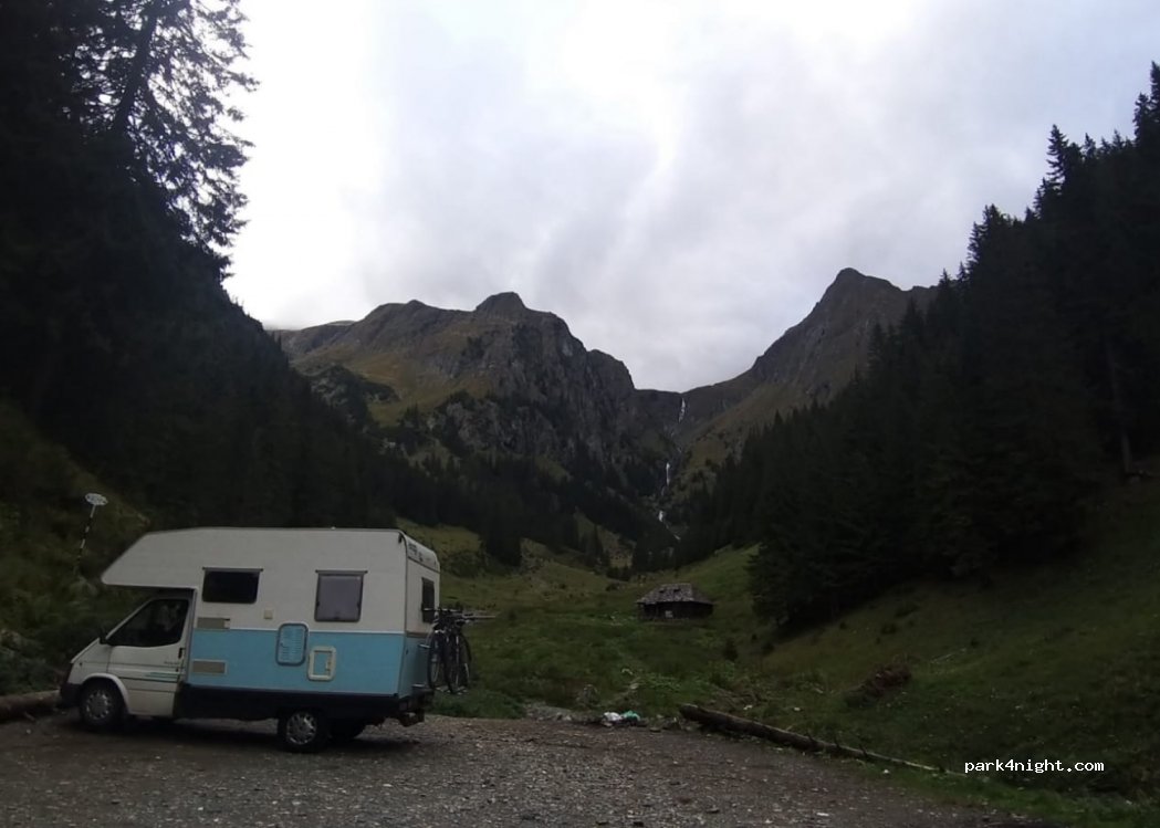() Stana lui Burnei - Unnamed Road — foto