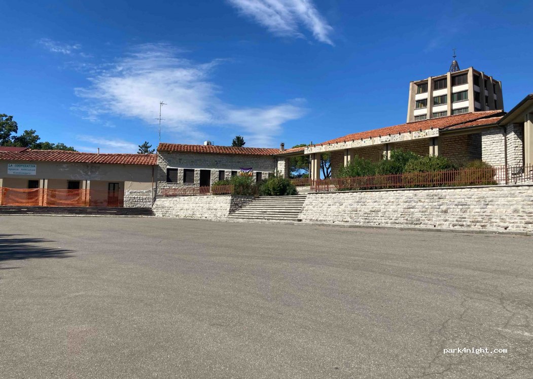 (56030) San Giovanni - 1 Piazza della Chiesa — foto 2