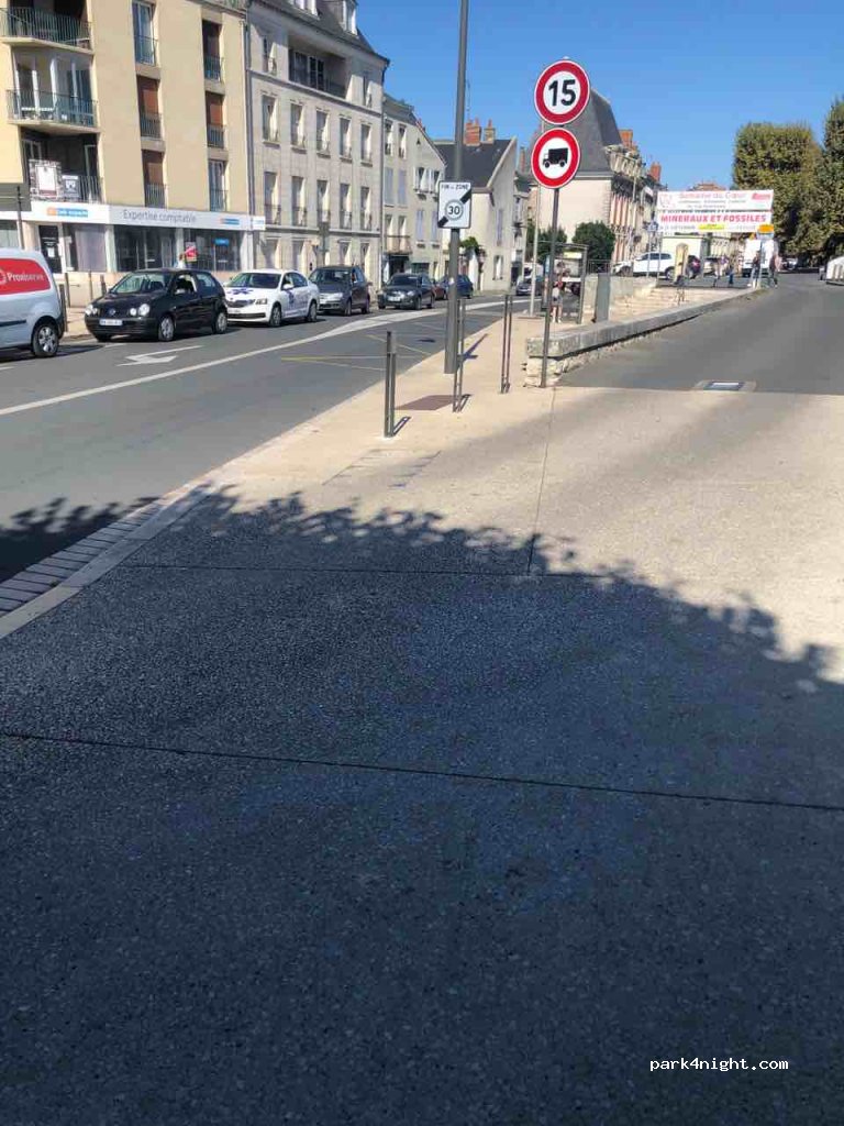 (41000) Blois - 8 Rue du Maréchal de Lattre de Tassigny — foto