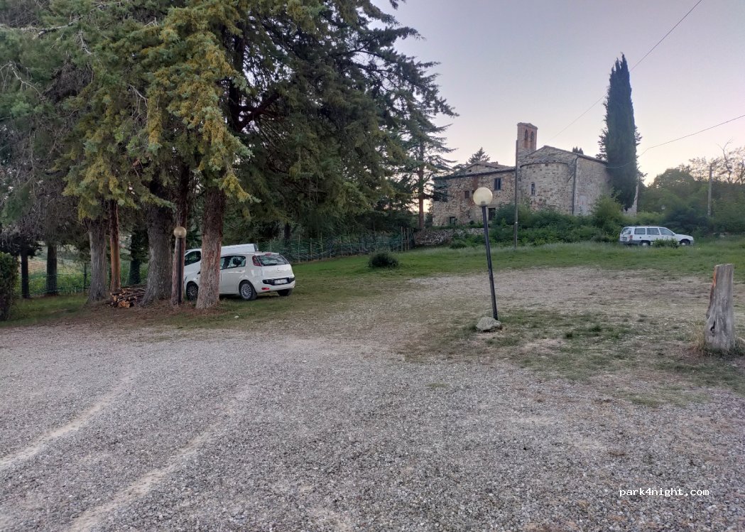 (53011) La Piazza - 18 Strada Provinciale 76 — foto