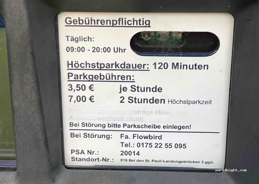 (20359) Hamburg - 5 Bei den Sankt Pauli-Landungsbrücken — foto