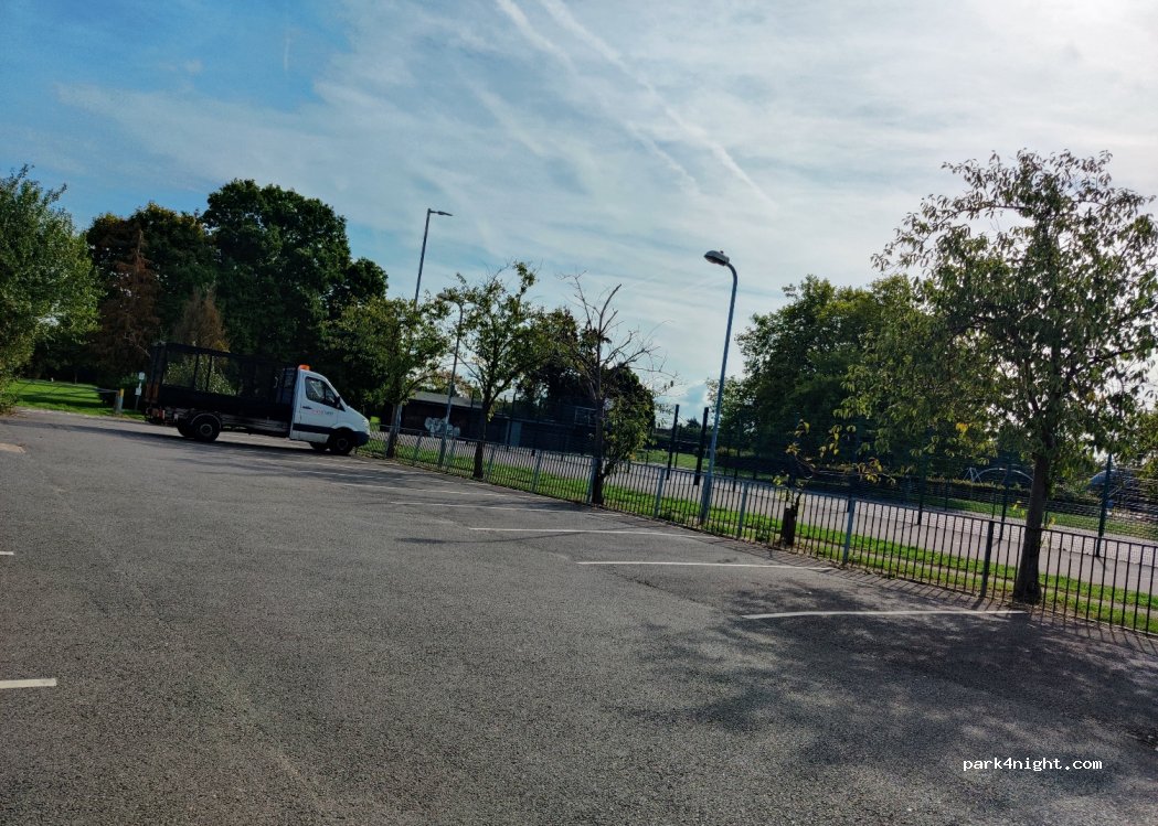 (SS16 4AG) Basildon - Church Road — foto