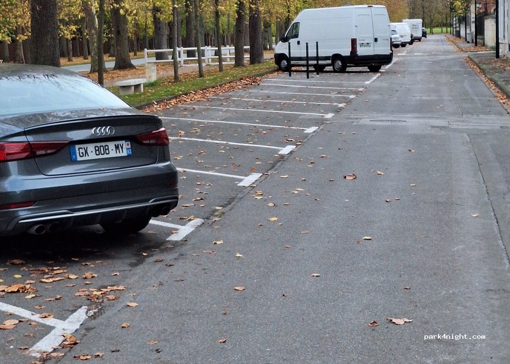(60200) Compiègne - 8 Avenue Thiers — foto