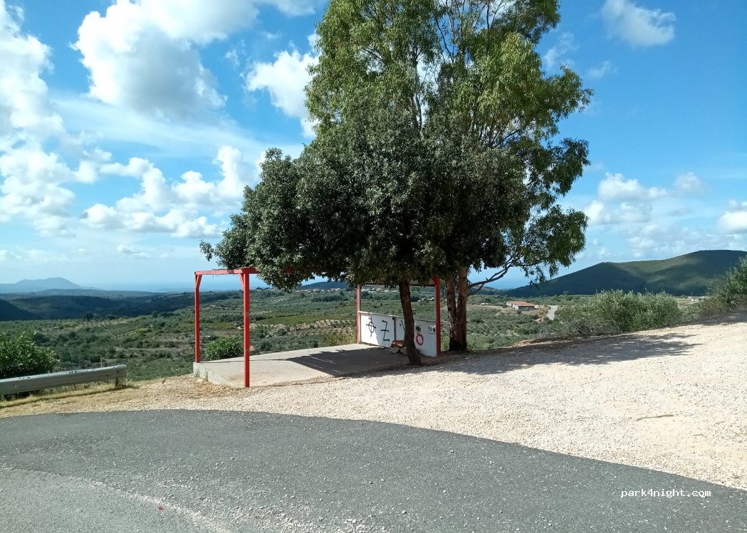 (246 00) Maniaki - Epar.Od. Petritsiou-Raftopoulo — foto 2