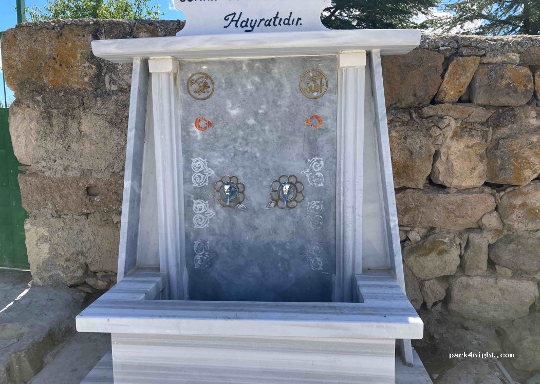 (26970) Seyitgazi - Kümbet — foto