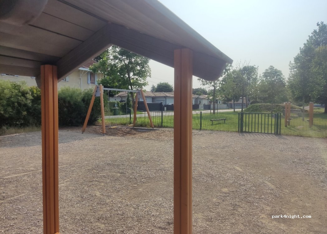(33830) Belin-Béliet - 11 Rue de la Gare — foto 2
