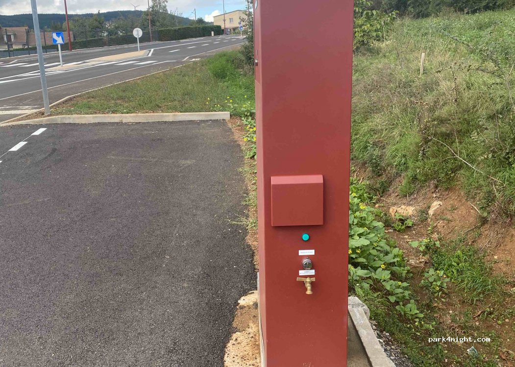 Aire de camping-car Chastel-Nouvel — foto
