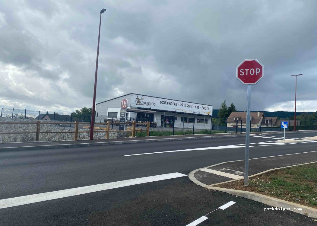 Aire de camping-car Chastel-Nouvel — foto 2