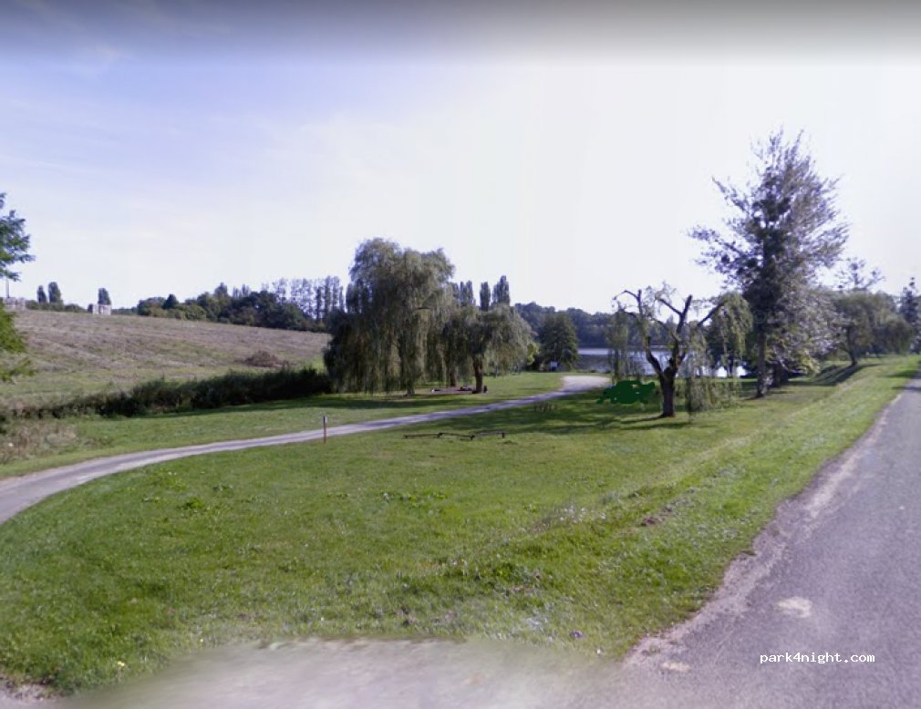 (18110) Saint-Martin-d'Auxigny - — foto