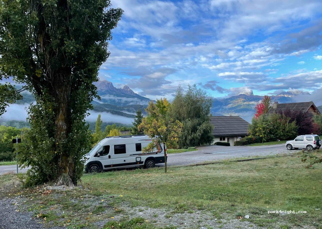 (04850) Jausiers - 25 Rue de la Maison Forestière — foto