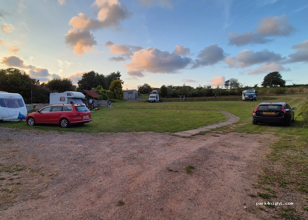Marshford Camping and Caravan site — foto