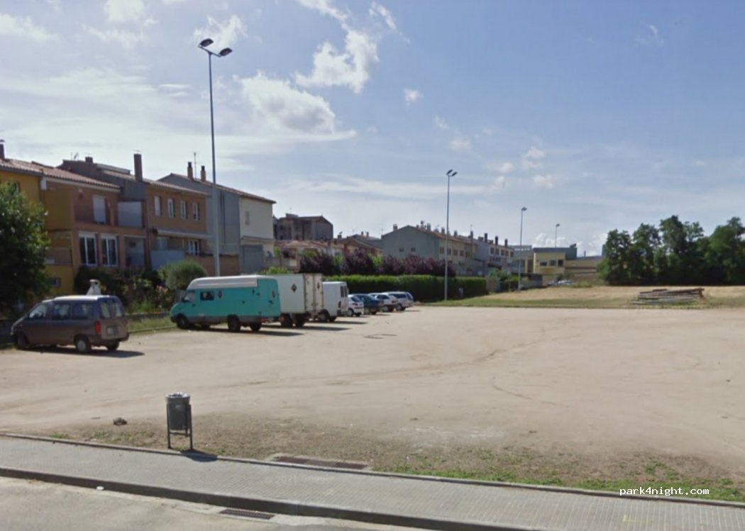 (17190) Salt - 24 Carrer de Pere Bosch i Gimpera — foto