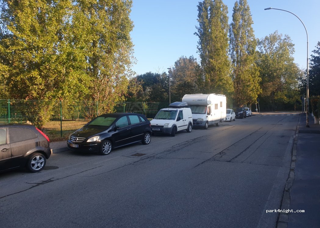 (20090) Trezzano sul Naviglio - 16 Via Milano — foto