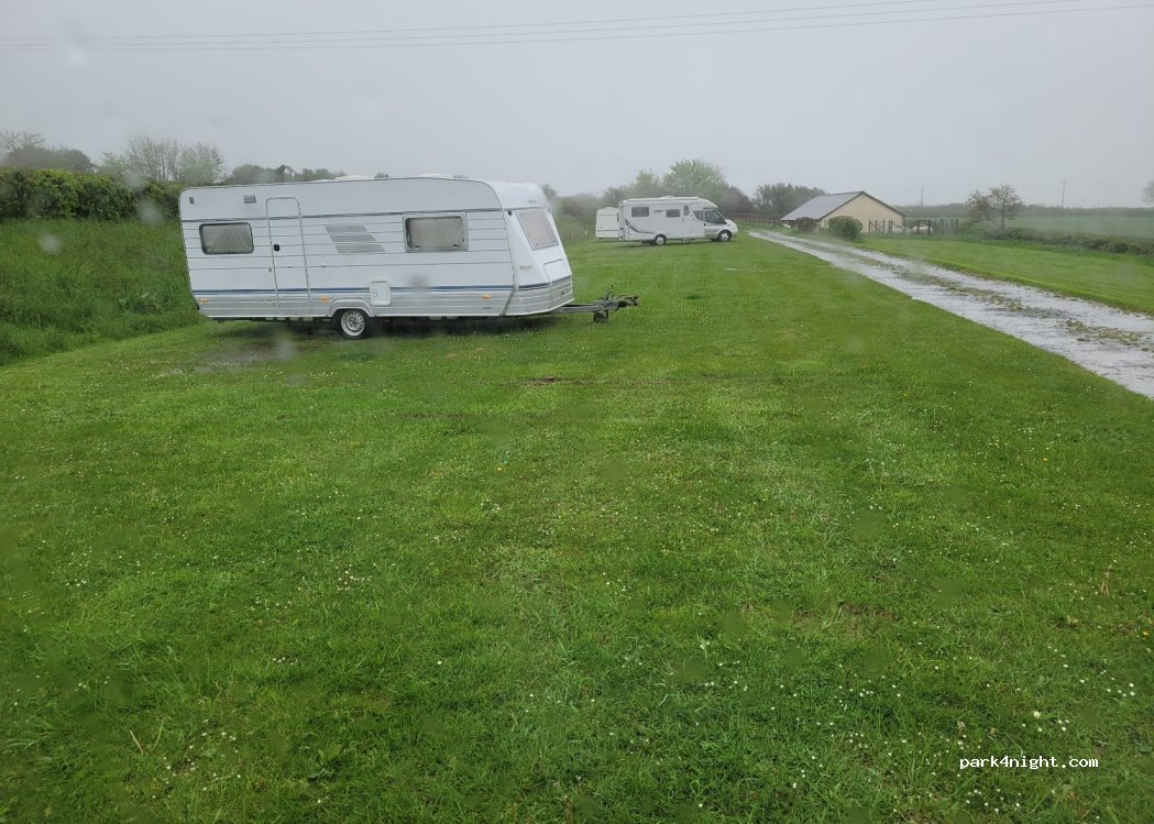 Brightlycott Barton Camp Site — foto