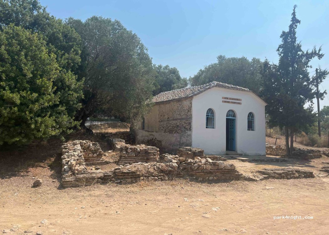 (630 88) Nikiti - Unnamed Road — foto 3
