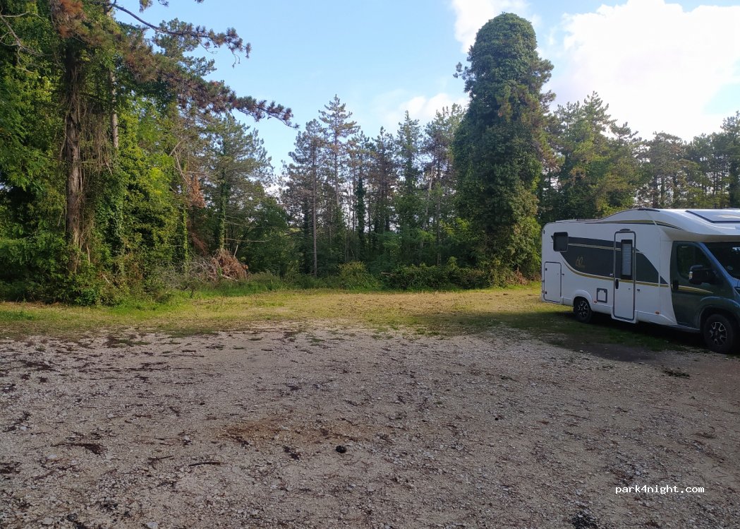 (52429) Završje, Grožnjan - Unnamed Road — foto
