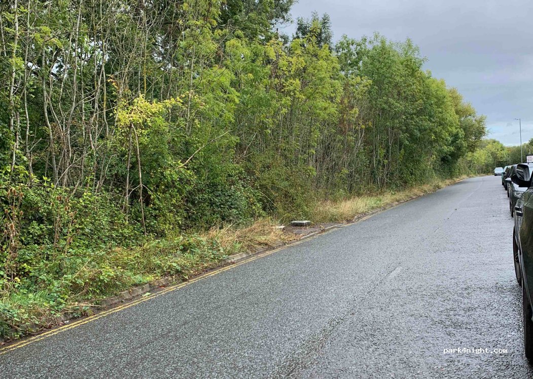 (SN14 0GB) Corsham - 2 Methuen Park — foto