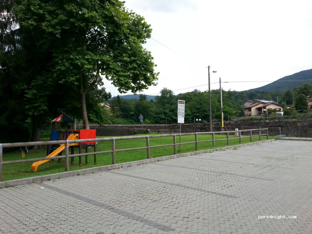 (21030) Ferrera di Varese - 9 Via Cesare Battisti — foto