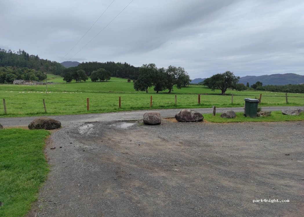 (PH6 2AB) Comrie - Unnamed Road — foto
