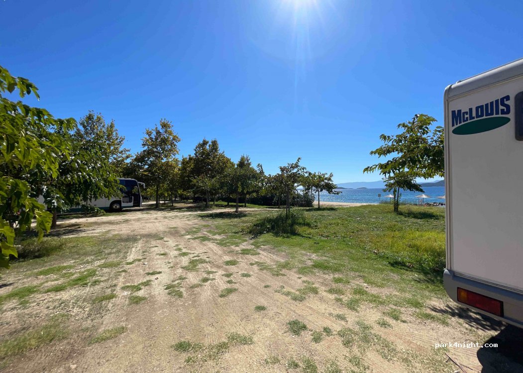 (630 75) Ouranoupoli - Unnamed Road — foto 3