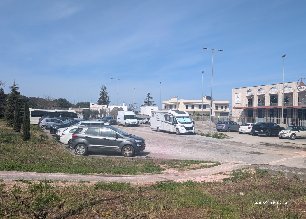 (70011) Alberobello - 8 Viale Luigi Einaudi — foto 5