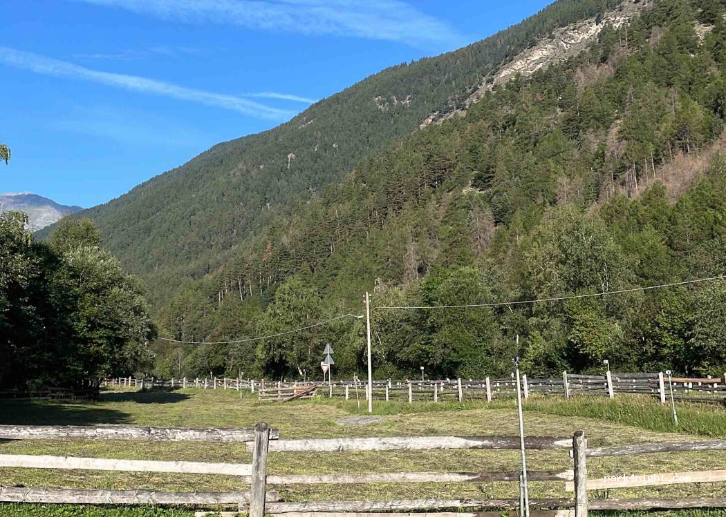 (39024) Mals - Unnamed Road — foto