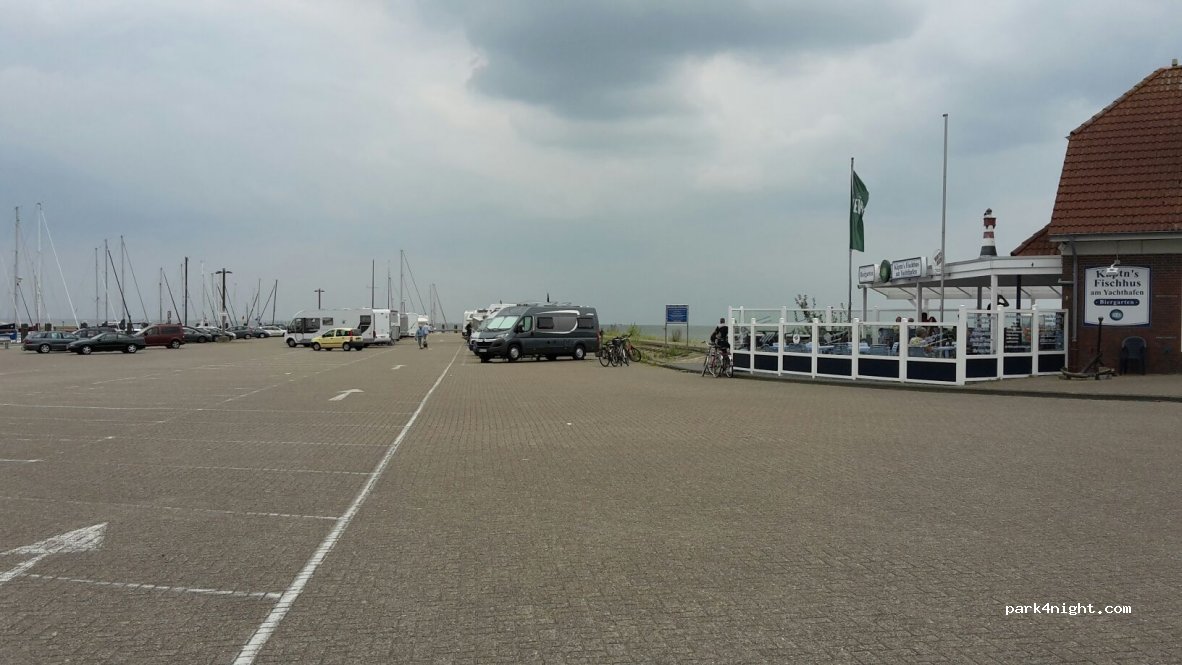 Wohnmobilstellplatz Horumersiel Außenhafen — foto 2