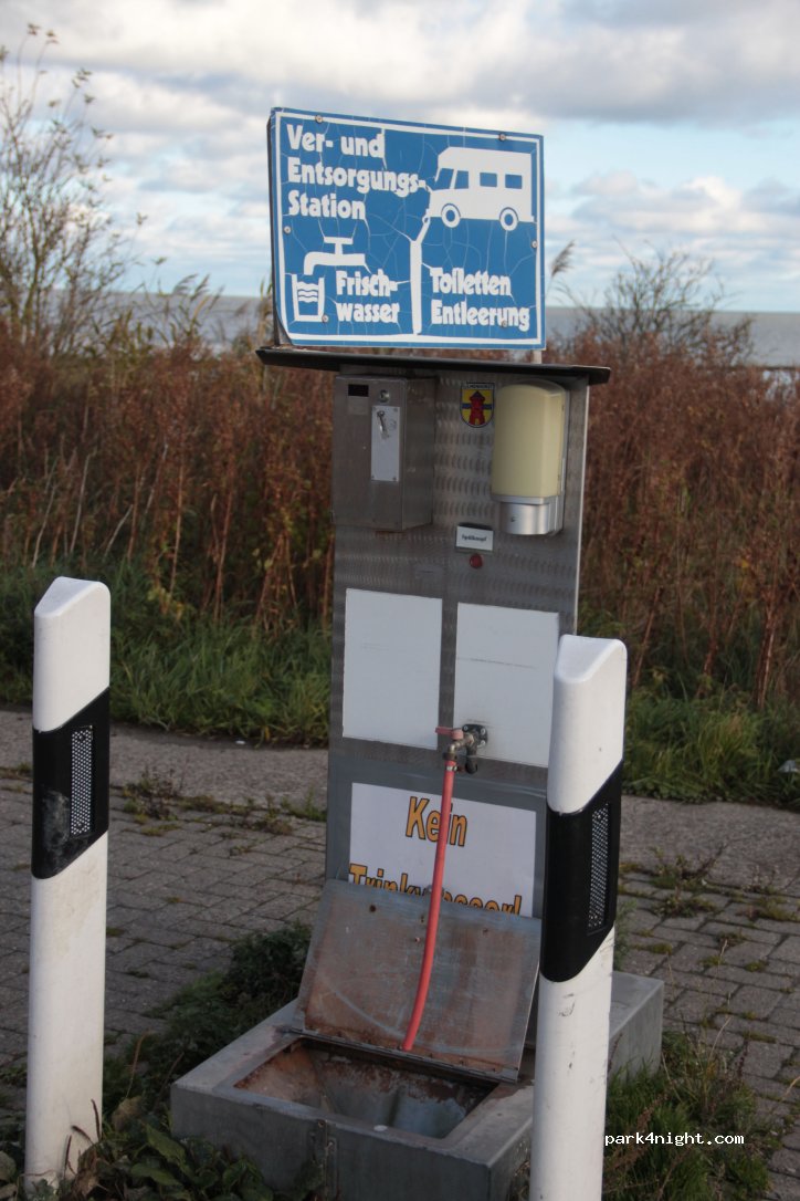 Wohnmobilstellplatz Horumersiel Außenhafen — foto 3