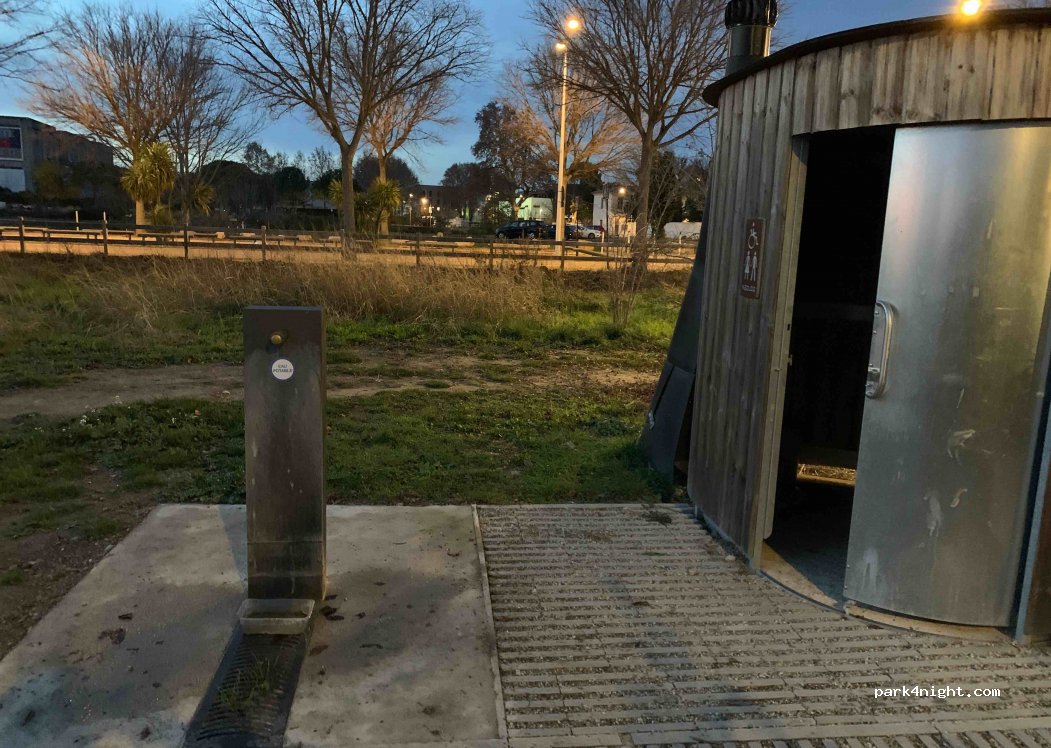 (30000) Nîmes - 1126 Chemin Bas du Mas de Boudan — foto 2