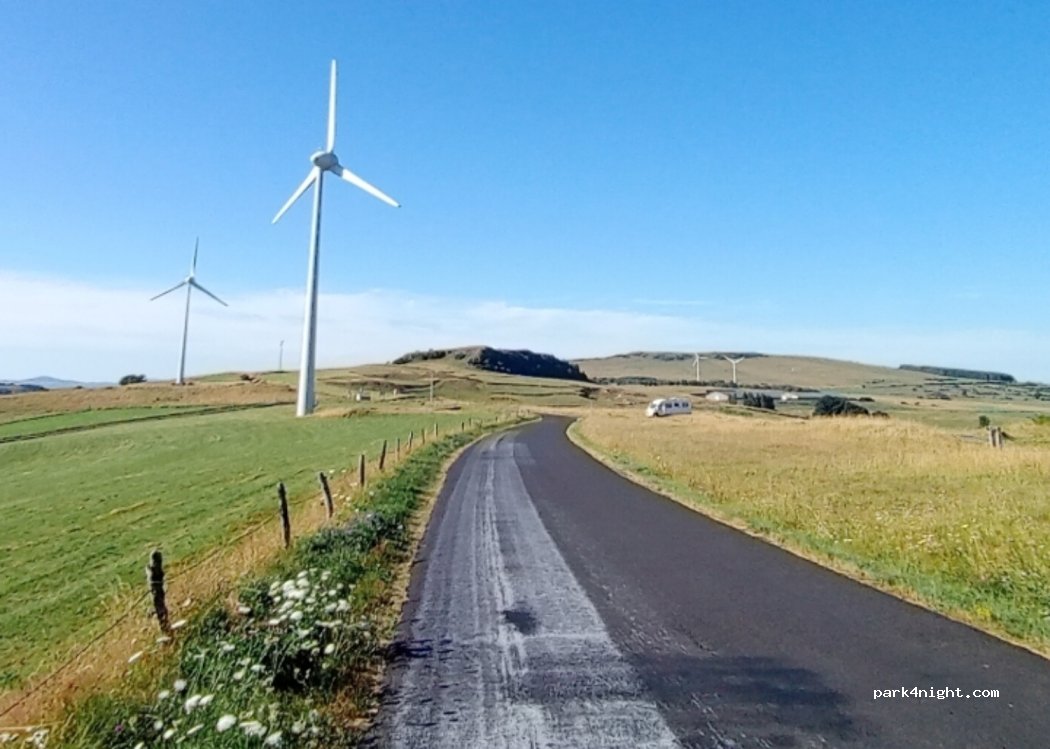 (63420) Roche-Charles-la-Mayrand - — foto 2