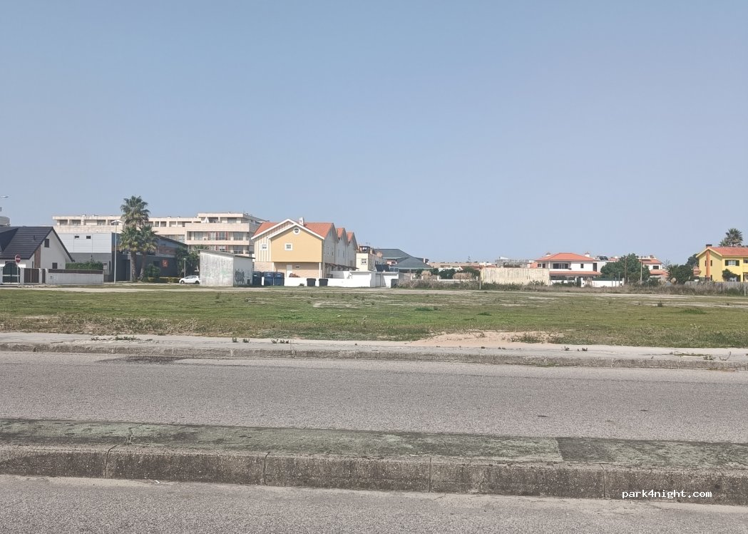 (3885) Esmoriz - 1 Avenida das Relvas — foto