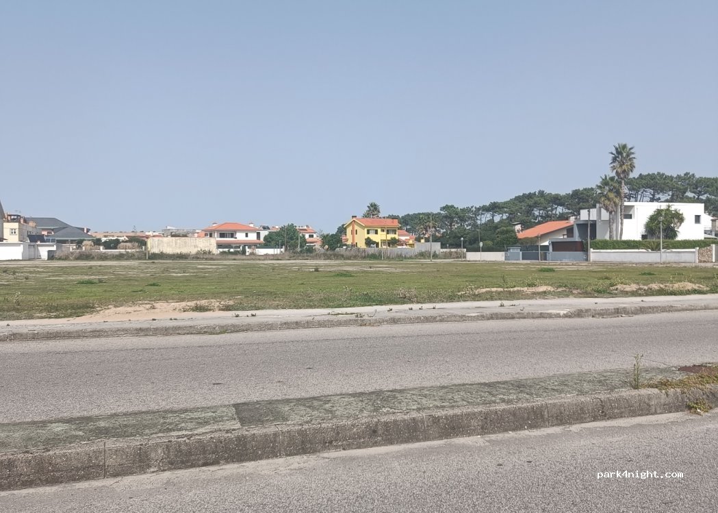 (3885) Esmoriz - 1 Avenida das Relvas — foto 2