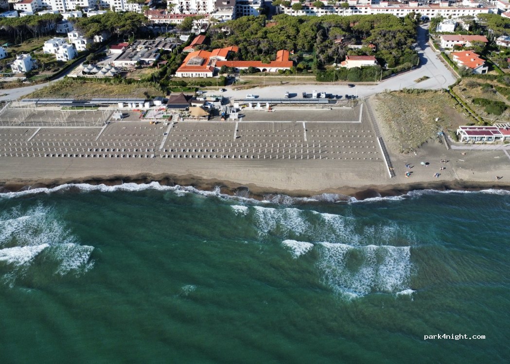(81037) Baia Domizia - 8 Viale dei Bossi — foto 3