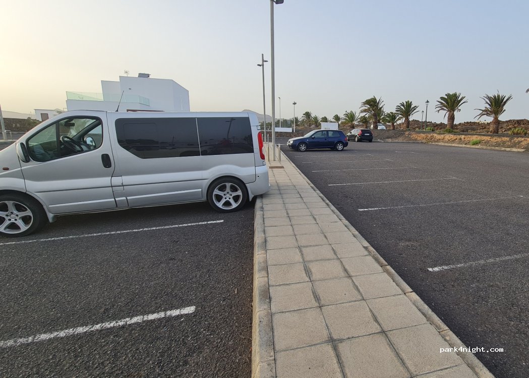 (35508) Las Caletas - 32 Avenida la Zarda — foto 2