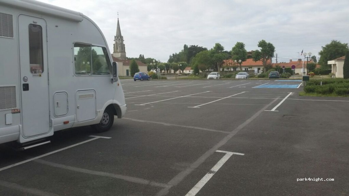 (44580) Fresnay-en-Retz - Allée des Sports — foto 3