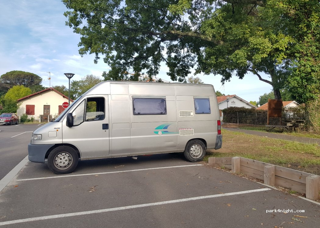 (40260) Castets - 73 Rue du Stade — foto