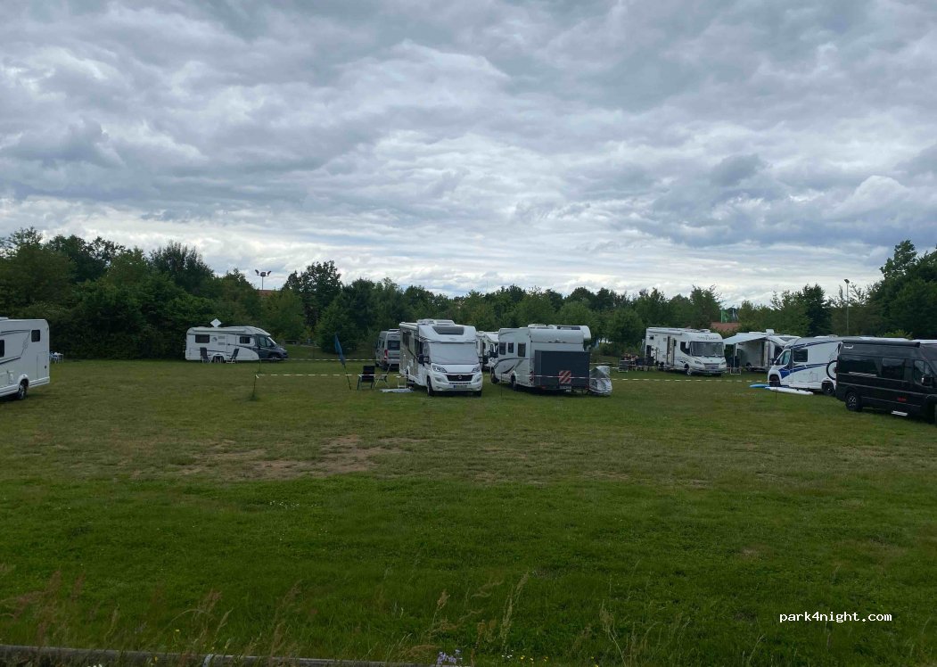 Wohnmobilstellplatz am Rothsee | Seezentrum Heuberg — foto