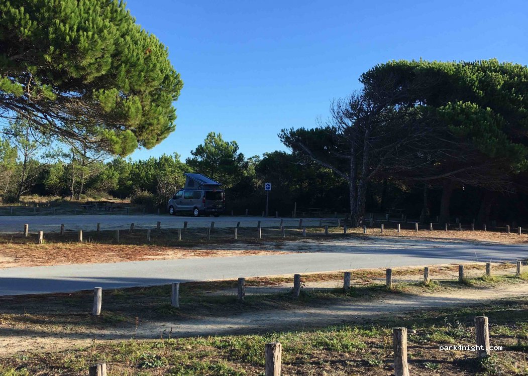 (17370) Saint-Trojan-les-Bains - Unnamed Road — foto 2